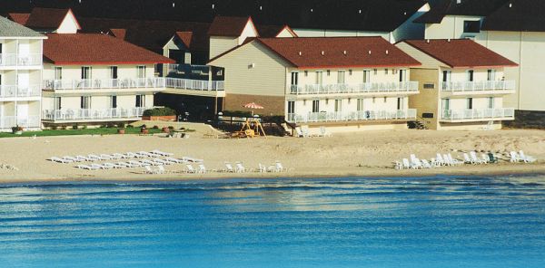 Super 8 Beachfront Motel