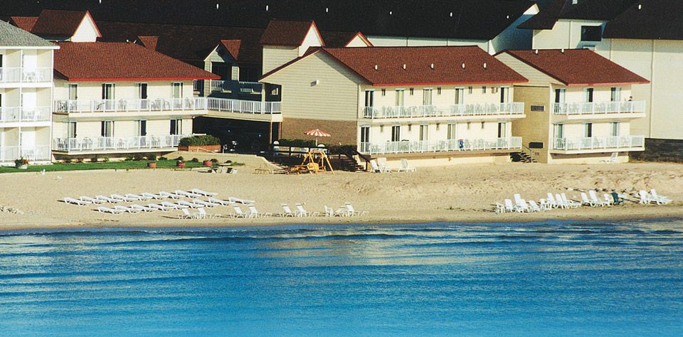 Mackinaw City Hotels Compare