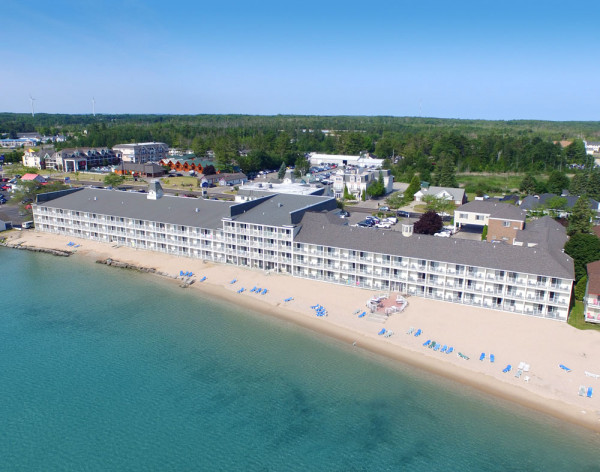 Hamilton Inn Select Beachfront Mackinaw City