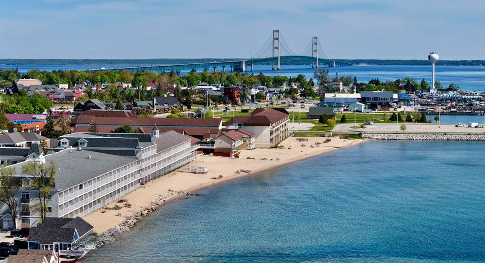 Mackinaw City Downtown shoreline